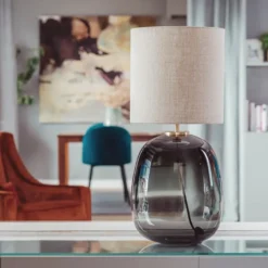 Austra Bordlampe Hvit 35*30 Hvit skjerm