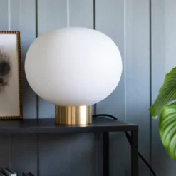 BORDLAMPE 4169 SMALL HVIT M. SORT SOKKEL